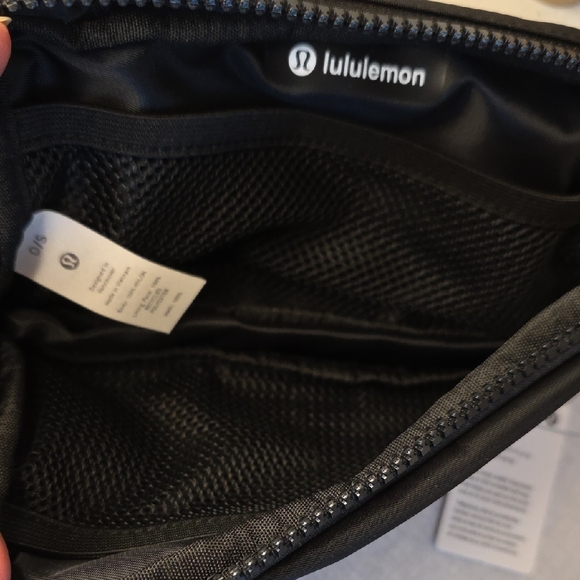 lululemon Everywhere Belt Bag - Picture 5 of 5